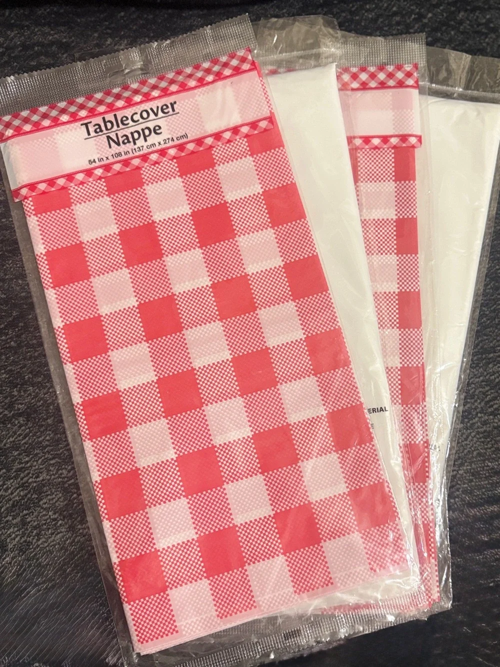 4 Plastic Disposable Tablecovers